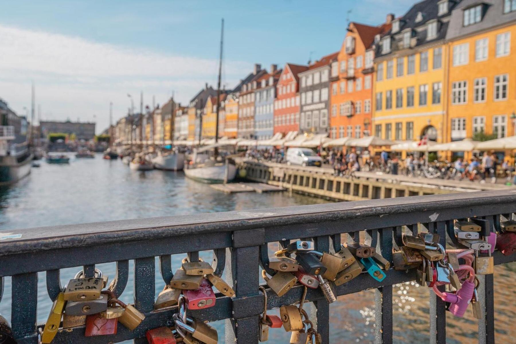 Central Copenhagen Apt With Balcony, Free Parking W Elevator Bagian luar foto